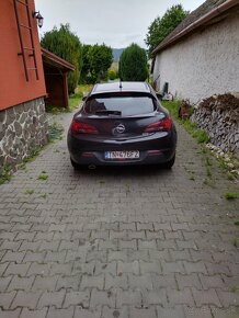 Opel astra gtc 1.4l turbo - 8