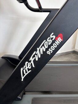 Life Fitness 9500HR - profi běžecký pás - 8