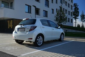 Toyota Yaris Hybrid REZERVOVANÉ - 8