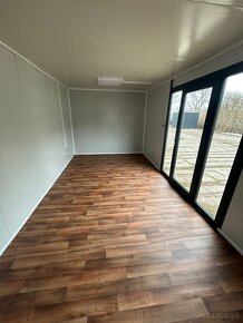 Obytný kontejner o rozměru 3x6 m s franc. dveřmi - 8