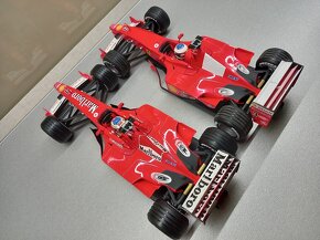 2x F1 FERRARI F2000 2000 MICHAEL SCHUMACHER HOTWHEELS 1:18 - 8