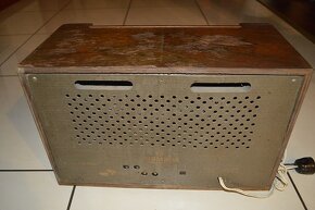 predam krasne starozitne gramoradio PHILIPS - 8