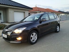 Hyundai i30cw automat 2011, NOVÁ STK + EK - 8