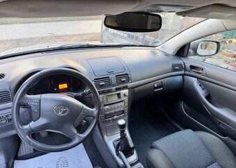 Toyota Avensis 2,0D4-D Serviska klima Top sta nafta manuál - 8