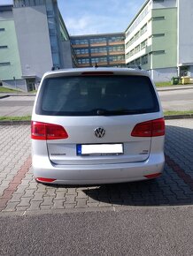 Volkswagen Touran 1.6 TDi DSG - 8