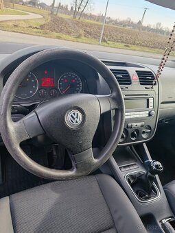 Volkswagen Golf 5 1.4 - 8