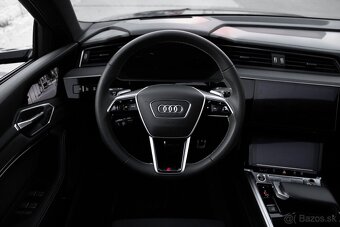 Audi Q8 e-tron 55 S line quattro - 8