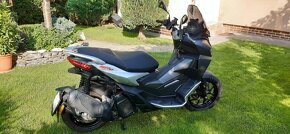 Aprilia 125 SR GT - 8