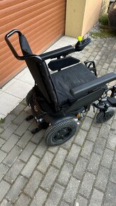 Predam ELEKTRICKÝ INVALIDNÍ VOZÍK stav ako Novy model Quicki - 8