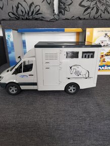 Mercedes karavan pre kone. - 8