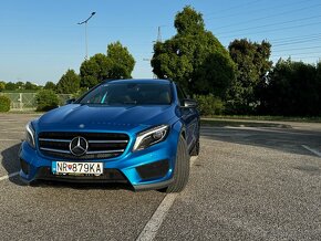 Mercedes Benz GLA 200 4Matic - 8