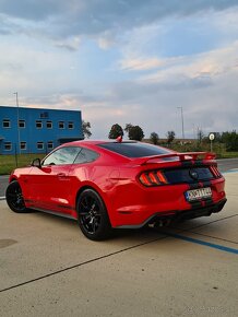 Ford Mustang 5.0 GT V8 - 8