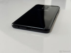 Samsung A8 4/32GB dobrý stav - 8