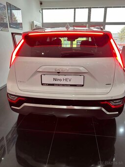 KIA Niro HEV 1,6 GDi GOLD TECH, Lak Tengerine (MY24) - 8