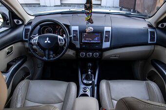 Mitsubishi Outlander 2.2 DI-D TC-SST Instyle - 8