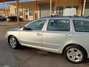 ŠKODA OCTAVIA COMBI 2.0 TDI 103KW 2010 ELEGANCE - 8