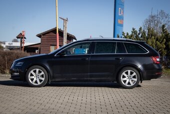 Škoda Octavia Combi 2.0 TDI Ambition DSG Black - 8