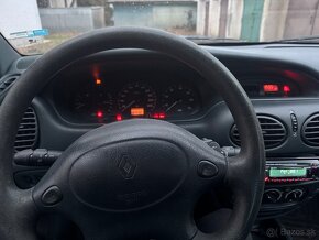 Renault Megane 1.6 Classic - 8