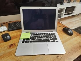 Apple MackbookAir 13" i5  4Gb ram Sonoma - 8