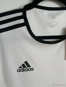 sportove tričko značky Adidas Aeroready (biela farba) - 8