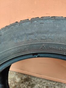 Predám zimné pneu Nokian WRD4  205/55 r16 - 8