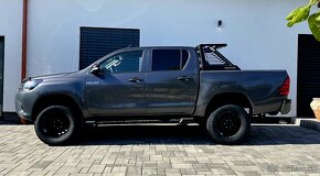 TOYOTA HILUX 2.4 D-4D - PREDAJ AJ NA SPLÁTKY - 8