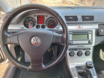 VW Passat B6 Variant 2.0 TDi Sportline - 8