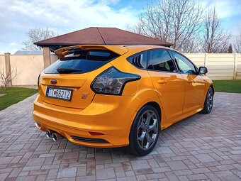 FORD FOCUS ST 2.0i 12/2012 do NEDELE za   9300 ,-EUR - 8