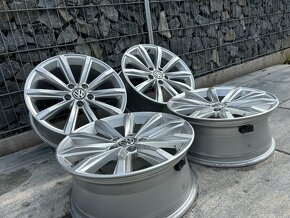 ✅5x112 r17 London passat b8  super stav - 8