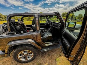 Jeep Wrangler SAHARA 2,0 Automat - 8