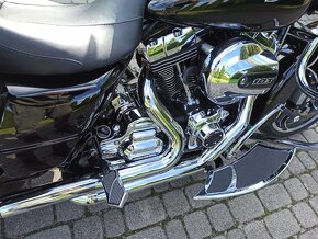 Harley Davidson FLHX Street Glide - 8