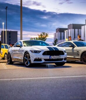 Ford Mustang 3.7 V6 - 8