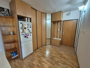 Veľký 2-izbový byt s priestrannou loggiou / 65 m2 / - Bytča - 9