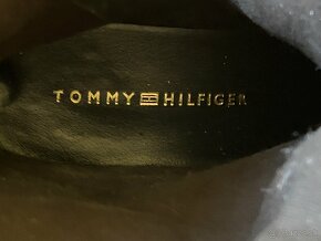 KOŽENÉ ČIERNE ČIŽMY zn.TOMMY HILFIGER č.40 - 9