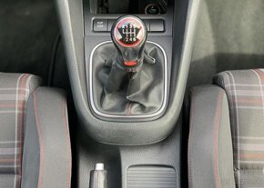 Volkswagen Golf 2.0GTi 155kw NAVI KLIMA ALU benzín manuál - 9