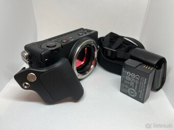 Sigma fp L - 61 mpix. smallest FF mirrorless - 9