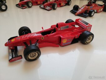 1:24 Bburago 6ks  Formula 1 FERRARI - 9