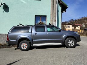 Toyota Hilux 3.0 - 9