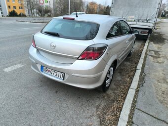 Opel astra gtc - 9