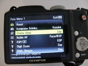 Olympus SP-720UZ - 9