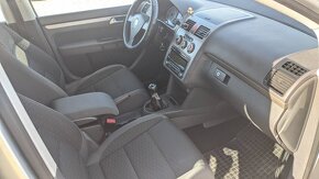 Volkswagen Touran 2.0 TDI DPF Trendline - 9