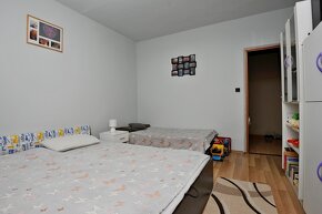 Veľkometrážny - 4 izbový byt - 100m2 - balkón - Na predaj - 9