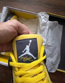 Nike Jordan 4 Lightning Yellow - 9