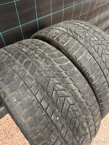 Zimne Pirelli SCORPION 325/35 R22 GLE GLS - 9