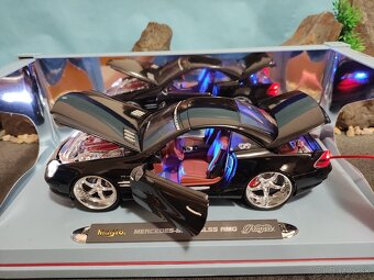 Prodám model 1:18 mercedes benz SL55 AMG - 9