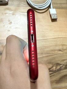 Predám Apple iPhone SE 2020 64GB RED male známky Používania - 9