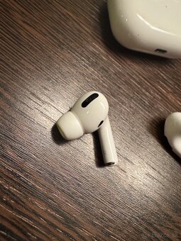 Apple airpods pro 1 generacia - 9