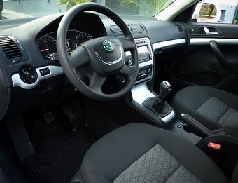 ŠKODA OCTAVIA COMBI 1.6 TDi 77kW FACELIFT-- STK - ŠPZ - 9