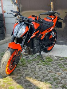 Predám KTM DUKE 890GP - 9