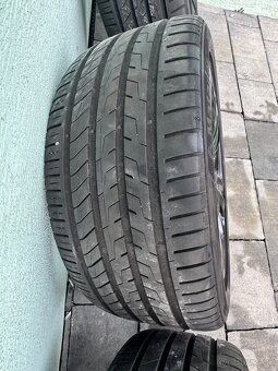 245/40 r18 - 9